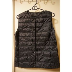 Uniqlo ultra light puffer vest